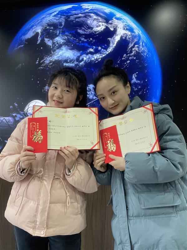 综合办公室获奖人员李金玲、潘方媛